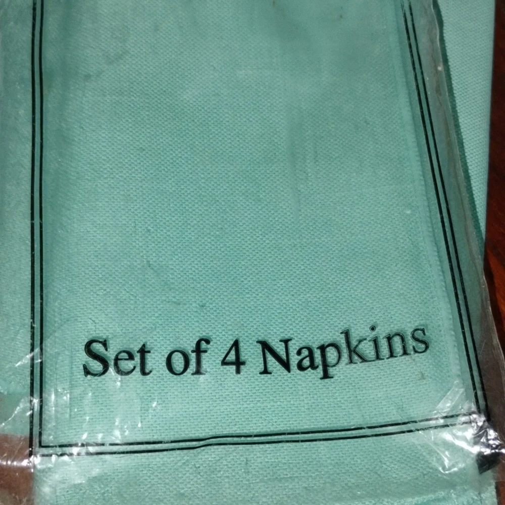 ⚜️ VINTAGE BEAUTIES Set of FOUR SEAMIST GREEN NAPKINS Cloth DEADSTOCK EVC